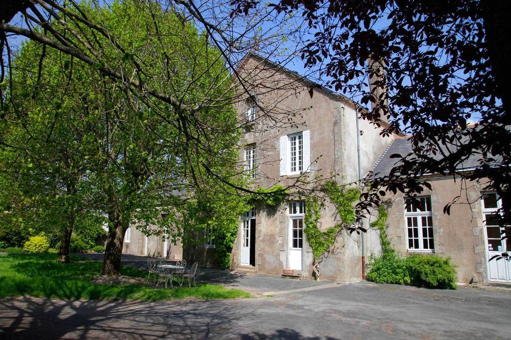 Bed and Breakfast La Bonne Ecole Les Landes-Genusson Exteriér fotografie